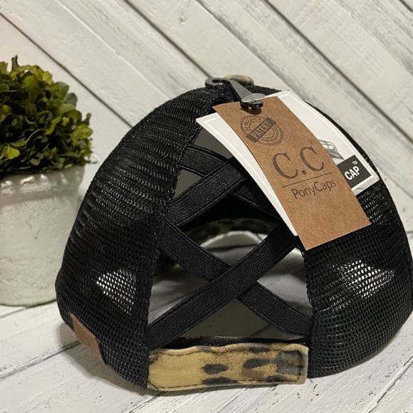 C.C ponytail cap hat crisscross leopard print - Picture 3 of 6